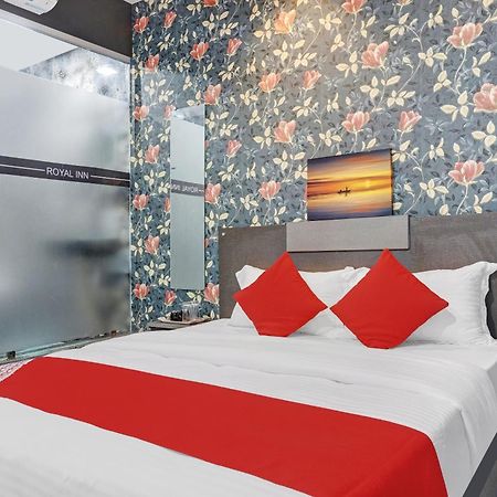 Oyo Flagship Hotel Royal Inn Surat Exterior foto