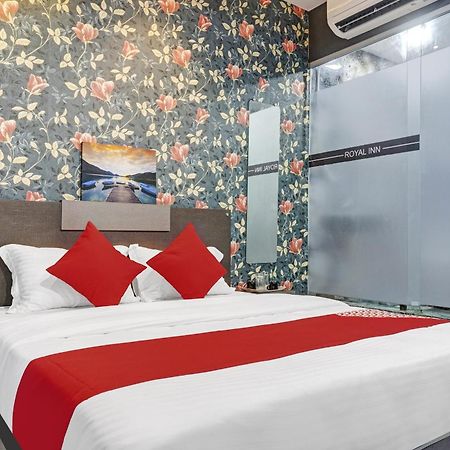 Oyo Flagship Hotel Royal Inn Surat Exterior foto